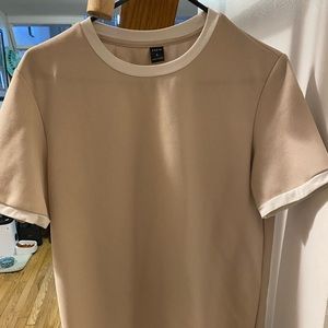 SHEIN SMALL TEE SHIRT